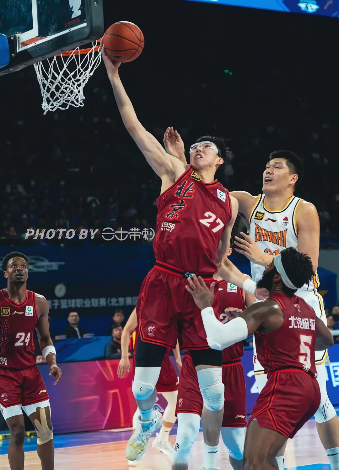 今晨体能课后，北京首钢队长鼓劲备战CBA常规赛，质疑声仍在，轮换策略成焦点的简单介绍